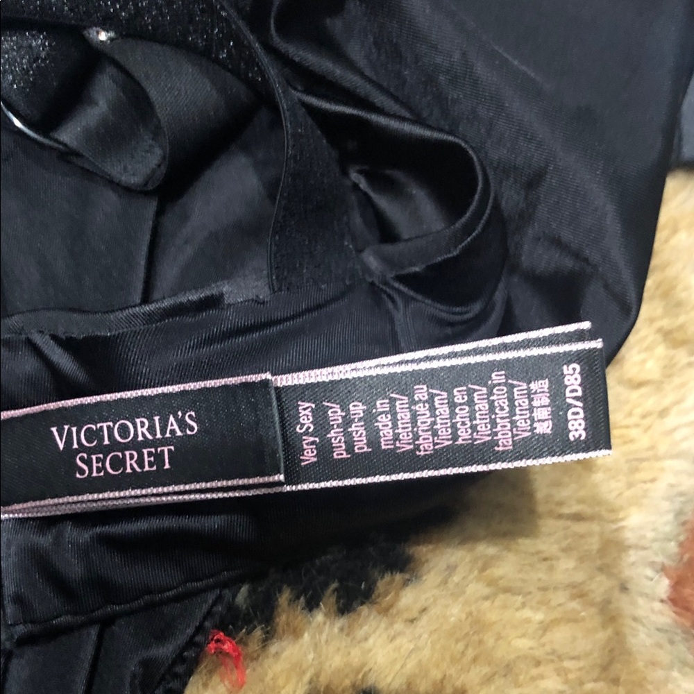 Victoria's Secret Black Lingerie Set with Logo Tag - Picture 3 of 7